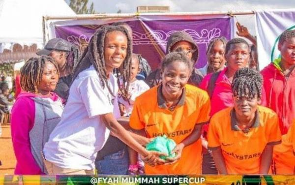 紫吹淳さん思い出の詰まった私物を出品　アフリカケニアの子供たちの、夢の実現へと繋がる支援へ「ヤフオク!チャリティーオークション」11/29より開催