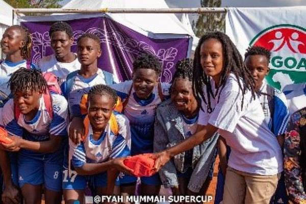 紫吹淳さん思い出の詰まった私物を出品　アフリカケニアの子供たちの、夢の実現へと繋がる支援へ「ヤフオク!チャリティーオークション」11/29より開催