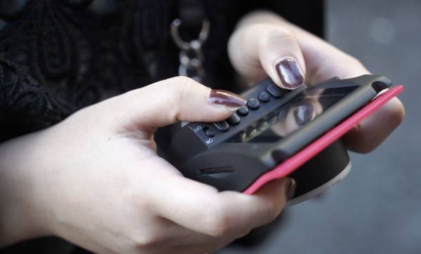 “カメラで遊ぶ”がコンセプトのデジタルカメラ「BONZART ZIEGEL」　全国量販店での販売開始のお知らせ