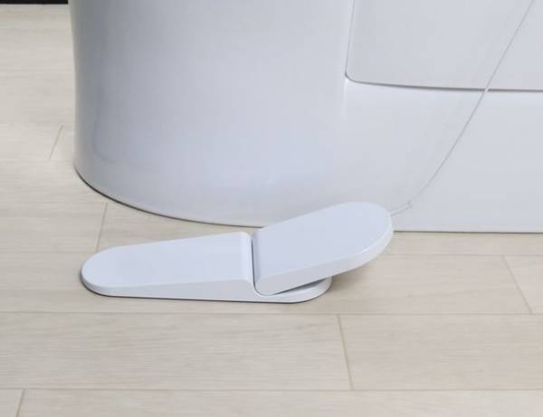 踏んで流す！トイレのプチリフォーム「FUMITEKO／フミテコ」11月24日よりプロジェクトを開始