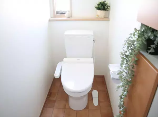 踏んで流す！トイレのプチリフォーム「FUMITEKO／フミテコ」11月24日よりプロジェクトを開始