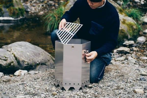 機能性を追求した末の六角形！新発想の『ウッドテーブル』＆『ウッドストーブ』2022年1月28日までMakuakeにて先行予約受付開始