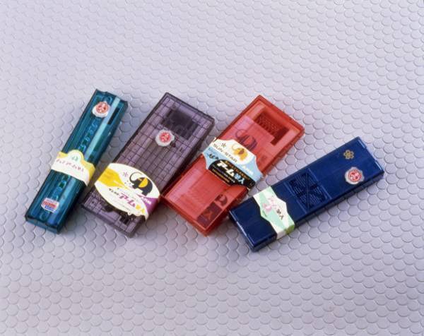 象がふんでもこわれない！昭和大ヒットのアーム筆入から『象のアームくん』のレトロ文具を2021年12月下旬より発売　～メモ・付箋・ペンポーチ・ミニトートなど、全11種 各2柄～