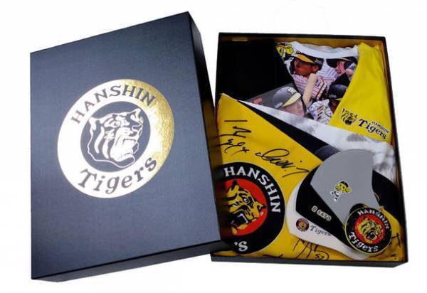 12月6日(月)～9日(木)までなんばマルイ1階イベントスペースにて阪神タイガース　【金のラインストーンバックパック】や【金のラインストーンTシャツ】などスペシャルグッズショップが期間限定でオープン。