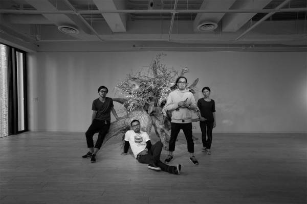 フラワーアート・ユニット「plantica」と白衣・スクラブを中心とした医療用品メーカー「クラシコ」の待望の新作コラボアイテムを発表。