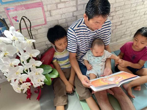 絵本『ちよにやちよに ～ 愛のうた きみがよの旅』の【普及版】発売決定！　―『君が代』の本来の意味を伝える絵本を、子どもたちの教材や記念品、贈り物に