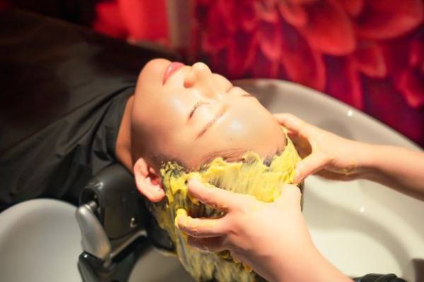 ヘッドスパ専門店Rabbicour(ラビクール)銀座『Patisserie PAROLA(パティスリーパロラ)コラボレーション スペシャルヘッドスパギフトチケット』を12月7日に発売