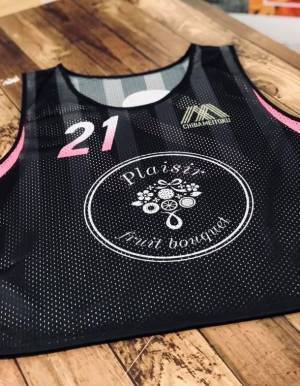 フルーツブーケ専門店プレジールは学校法人千葉明徳学園　千葉明徳高等学校サッカー部女子を応援しています！