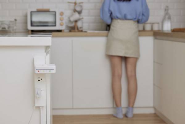 「こんな小さな機械、役に立つの？」【WIRECARE】をコンセントに差し込んで驚いた！11月22日発売開始！