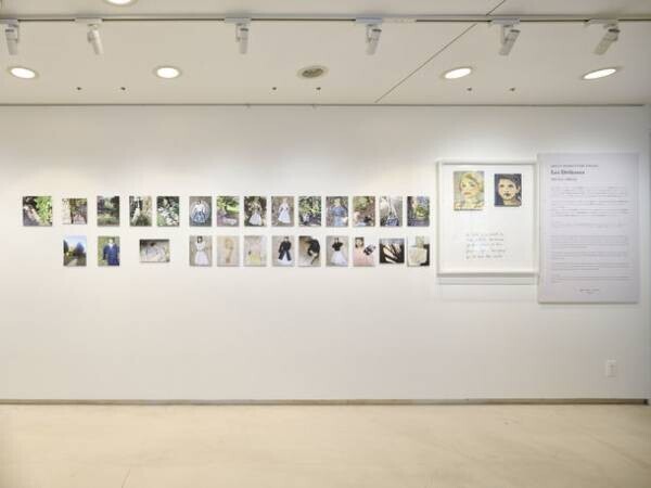 アニエスベー ギャラリー ブティックでアニエスベーの写真個展“Les Drolesses”を開催中　2022年2月6日(日)まで