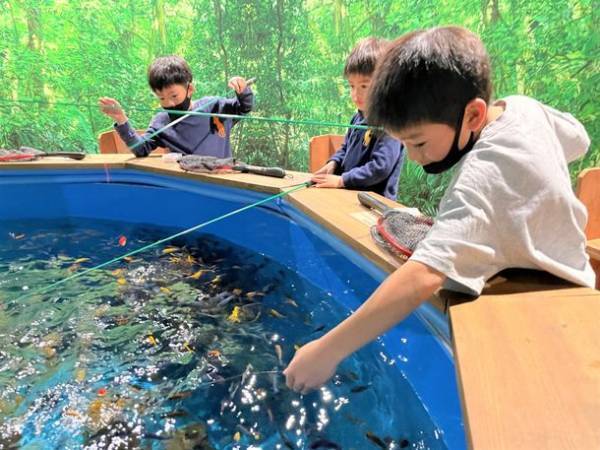 アマゾンの熱帯魚が釣れる人気の屋内釣堀施設「釣って見つけるぼうけんの国」2号店　神奈川県相模原市に12月10日オープン