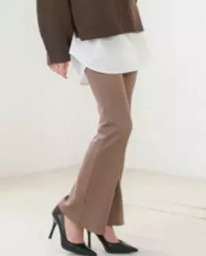 内田理央も思わずびっくり！「めちゃくちゃ面白いのが来ましたよ～♪」ブランケットを羽織っているような裏起毛ポンチョコート！TOKYO FM「Qoo10 presents 内田理央の明日、なに着よ？」