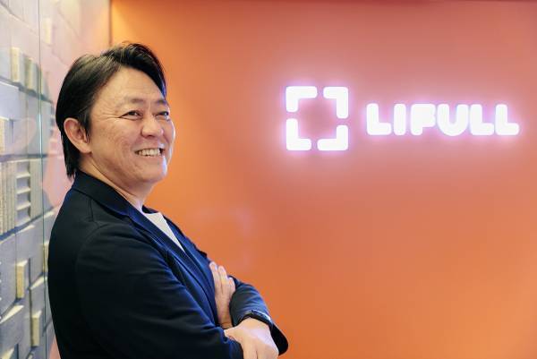 LIFULL代表の井上氏が登場「SUPER CEO」表紙インタビューNo.53公開