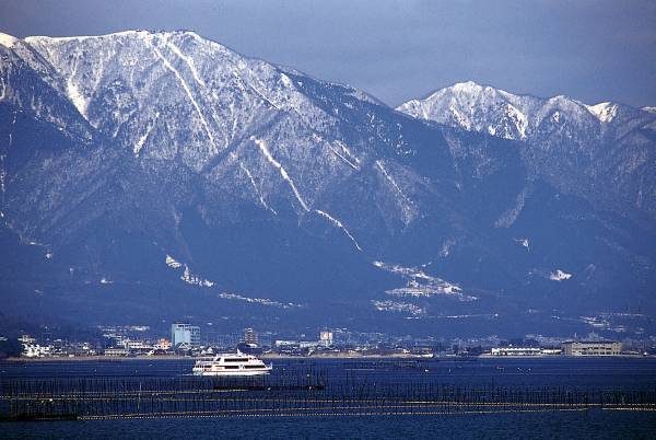 ～ 冬のびわ湖を楽しむ船旅へ ～ びわ湖縦走 雪見船クルーズ