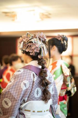 十二単のお方様も登場！長沼静きもの学院、乃木神社にて「きものランウェイ」を開催