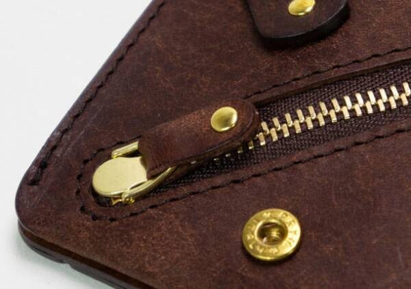 天然木×素染めレザーの小財布「イクイップウォレット」イタリア製レザー仕様の特別版をクラウドファンディングにて展開