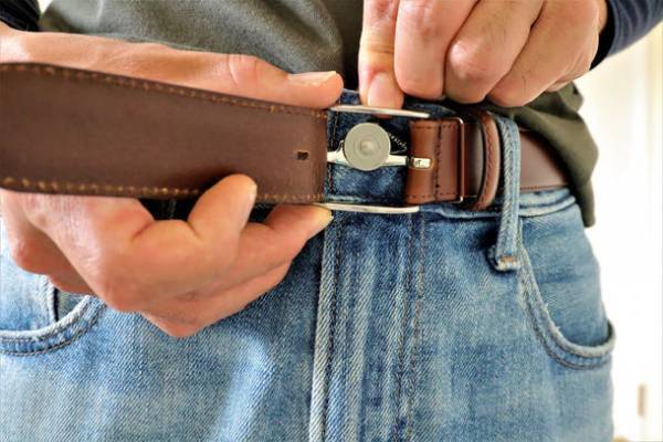 受験生・就活生に、落ちない、滑らない、ズレないベルト　商品名募集し12月10日に『ZUREN』に決定！