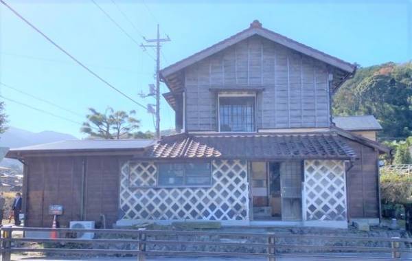 文豪 井上靖ゆかりの伊豆「上の家」、保存改修工事が完了　工学院大学の学生ら　歴史的な面影残し、現存する漆喰や崩れた土壁を再利用