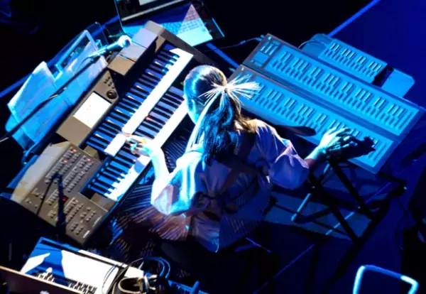日本人初5次元キーボード・パフォーマー薮井佑介による四国水族館ナイトコンサートを大晦日の12月31日に開催