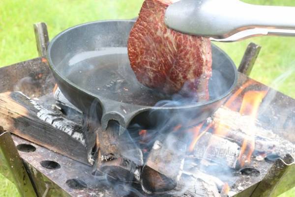 プロジェクト開始1か月で670万を達成！取っ手をひねればわずか1秒で着脱可能なフライパン『manoli鋳鉄フライパン』Makuakeにて2022/1/5まで販売