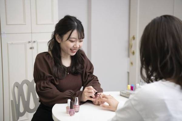 ミスパリ学園、「現役エステティシャン＆ビューティアドバイザー(美容部員)が推奨する美容学校」2年連続で全国1位を獲得！