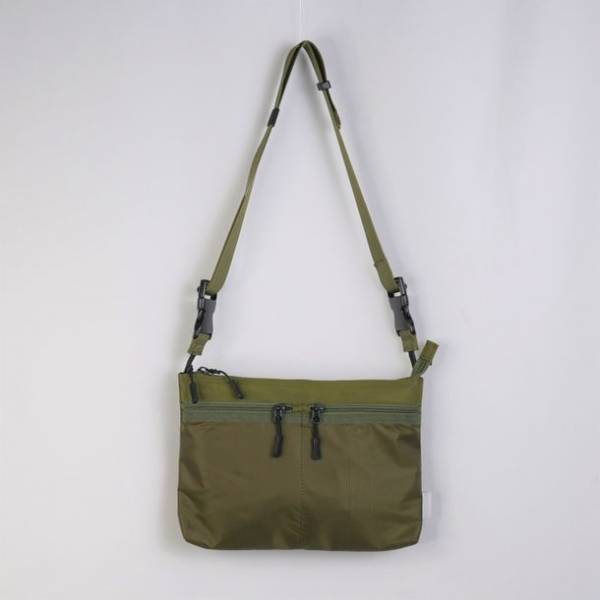 サコッシュにもなるトランスフォームヘルメットバッグ　machi-ya by CAMPFIREにて第2次先行販売開始