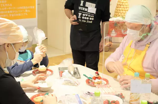 アレルギー物質28品目不使用・米粉パンで絶品スイーツみんなと同じものを同じ場所で子どもに安心と笑顔を届けたい