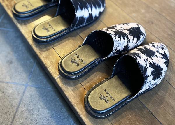 マドラス×橋爪商店 愛知県100周年企業合同企画【有松絞り×レザースリッパ】マクアケにてクラウドファンディングに挑戦！