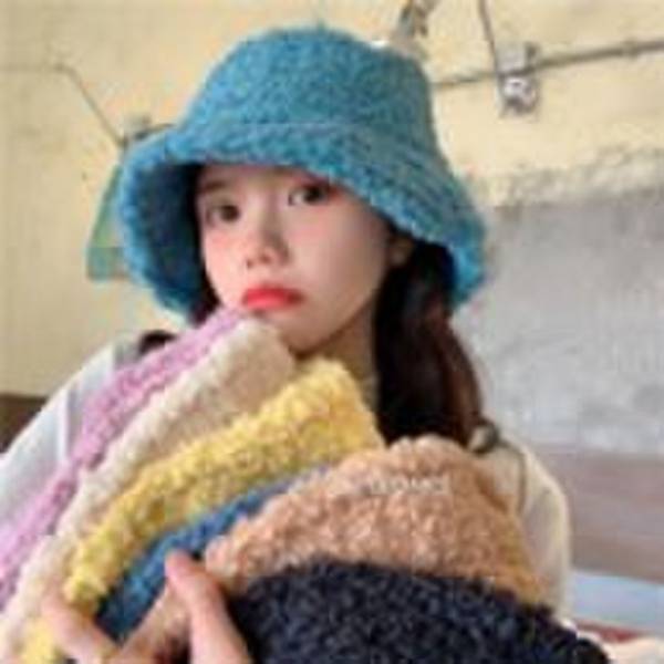 Qoo10 Fashion Trend Report #26　ストリートライクなファッションとも相性抜群！フワフワ素材のバケットハットが人気