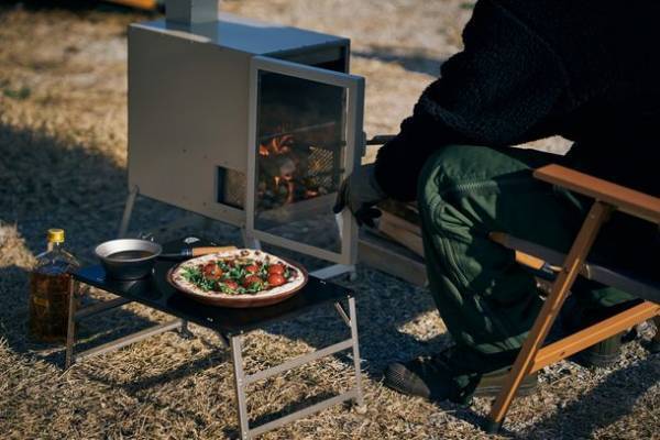 キャンプやハイキングに！タフなのに薄くて軽い「ホーローミニテーブル」　12月24日(金)より Makuakeにて先行予約受付開始