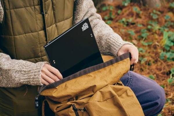 キャンプやハイキングに！タフなのに薄くて軽い「ホーローミニテーブル」　12月24日(金)より Makuakeにて先行予約受付開始