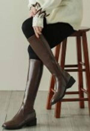 内田理央も堀田真由もテンションまでアップ！「使えますよね～♪」すっきりIラインシルエットで細見えも叶うニットセットアップ！！TOKYO FM「Qoo10 presents 内田理央の明日、なに着よ？」