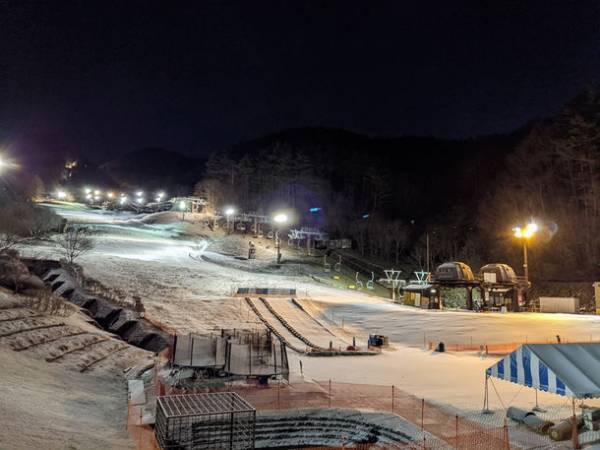 令和4年元日に毎年恒例の「元日初日の出リフト」の営業を佐久スキーガーデン　パラダで5時30分より開始！