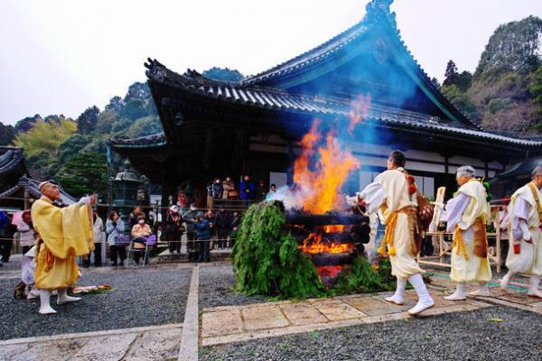 京都・柳谷観音、江戸時代から続く厄除け・招福祈願の伝統行事「眼の厄除け 開眼大護摩供」2月17日開催へ