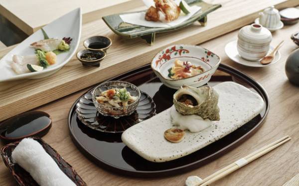 宿泊者専用の個室貸切、別館すし処「神の前」が改装オープンしました。