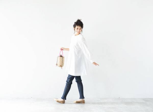 ゆったりだけど細見えフィット、プリーツの綺麗が続く「ウェーブデニム」が、Makuake にて2022年1月8日から先行予約販売を開始。