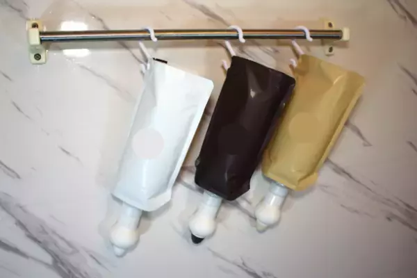 大ヒット便利グッズ「詰め替えそのまま」ラクラクecoパック対応商品から新カラーが登場！～SDGs時代に対応した次世代商品～