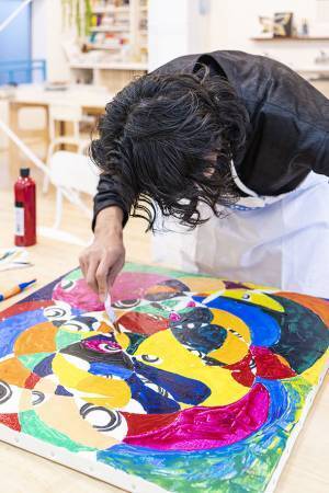 デジタルアーティストTAKUROMAN　ヘアサロンで作品展“トラワレノトラ”を1月8日から開催