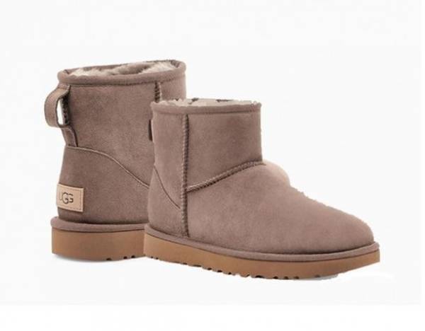 Qoo10 Fashion Trend Report #27　ムートンブーツで足元あったかコーデ♪ミニスカートやスウェットパンツともバランスよくきまる！