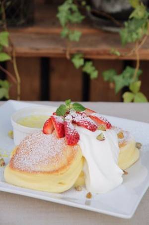 「幸せのパンケーキ　淡路島リゾート」の自家栽培「幸せのいちご農園」にて『いちごの収穫』を1月11日より期間限定で開催！