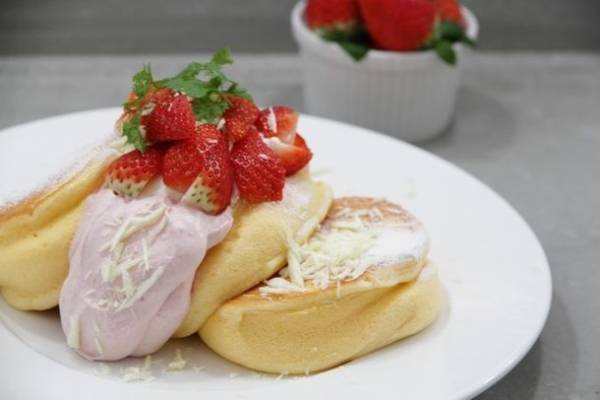 「幸せのパンケーキ　淡路島リゾート」の自家栽培「幸せのいちご農園」にて『いちごの収穫』を1月11日より期間限定で開催！