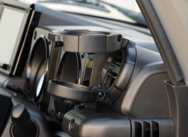 『こんな商品待ってました！』と応援購入者が20倍に急増！「ジムニー乗りのためのステルス型ドリンクホルダー」Makuake特別価格でのプロジェクト終了まで残りわずか