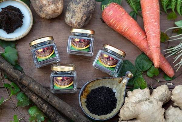 数々の企業のフードスタイリングを手掛けてきたフードクリエイター愛甲 真希が手作りにこだわった商品をお届けするオンラインショップ「TO:RI Natural Food Laboratory」オープン