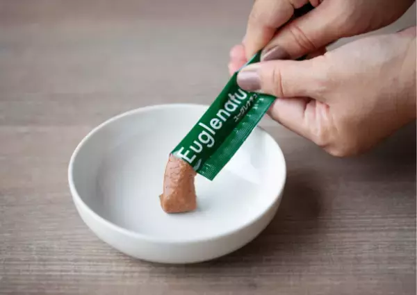 国産ユーグレナを贅沢配合　無添加で美味しい猫のおやつ　1月5日(水)ECショップ公開