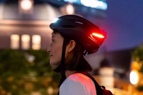 LEDライトやウインカーライトを搭載した次世代の自転車用ヘルメットLUMOS　1月18日から開催の第7回 サイクルパーツ合同展示会に出展