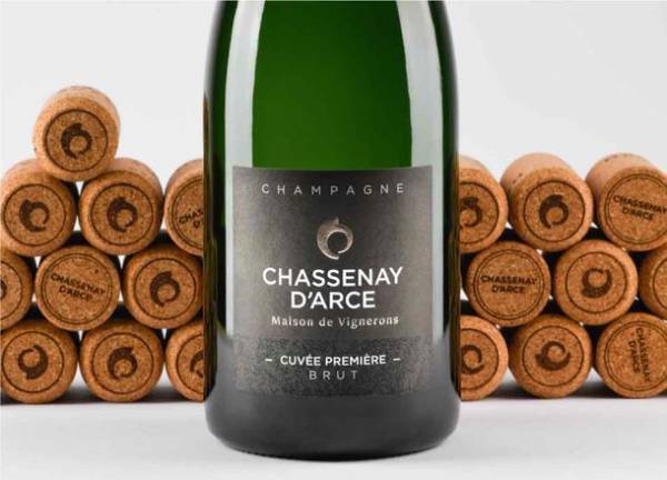 メゾン・ド・ヴィニュロン(ブドウ生産者組合) シャスネ・ダルス　サステナブル認証規格のVignerons Engagesをシャンパーニュ地方で初めて取得