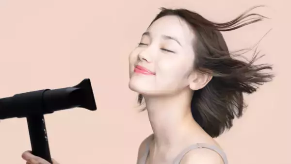 美容師も愛用する業界最軽量ドライヤー「Shine Premium D2」をMakuakeにて1月22日より販売開始！