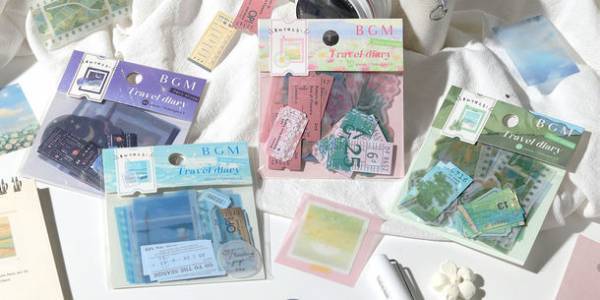 旅をイメージしてデザインしたBGMのトレーシングペーパーシール2022年1月20日発売