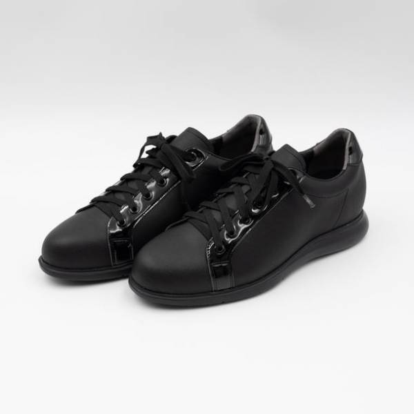 クセになる履き心地！特許インソールが理想の姿勢を実現。『ボディバランスCOOLスニーカー』CAMPFIREにて販売開始！履くだけで“足”から健康な姿勢をサポートするスニーカー