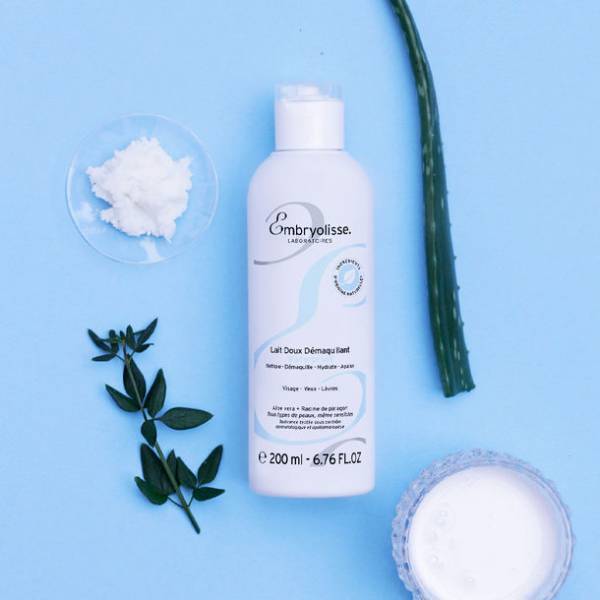 肌にうるおいを与えながらウォータープルーフメイクも落とせる「アンブリオリス ジェントル クレンジングミルク」が2022年1月14日に新発売